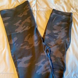 Spanx Look at Me Now Seamless Leggings